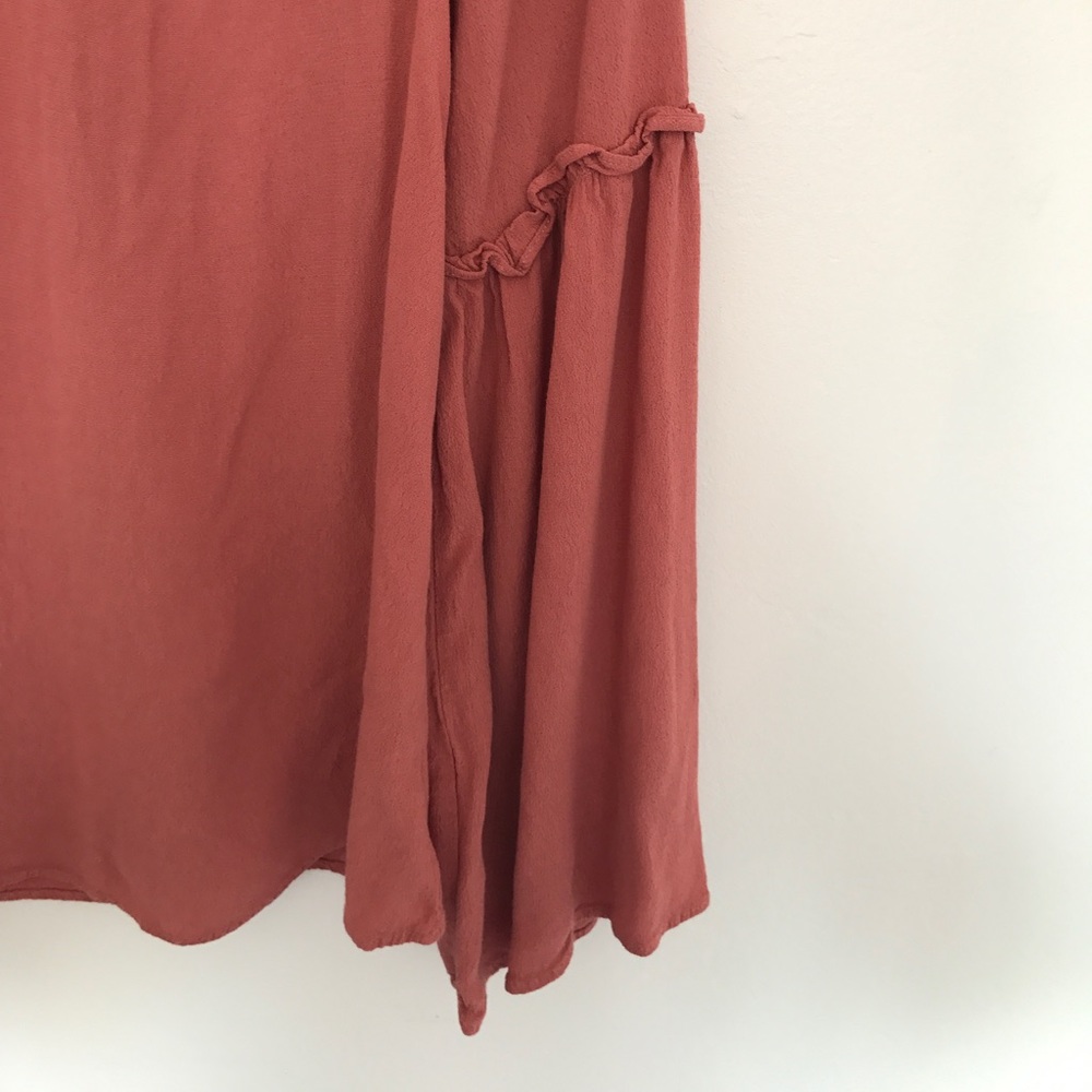 Pink flowy top! - Picture 2 of 5